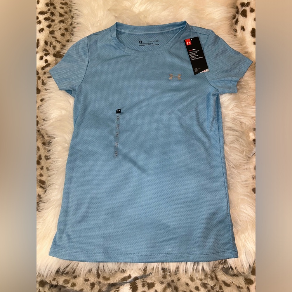 Women’s Xs Under Armour shirt
